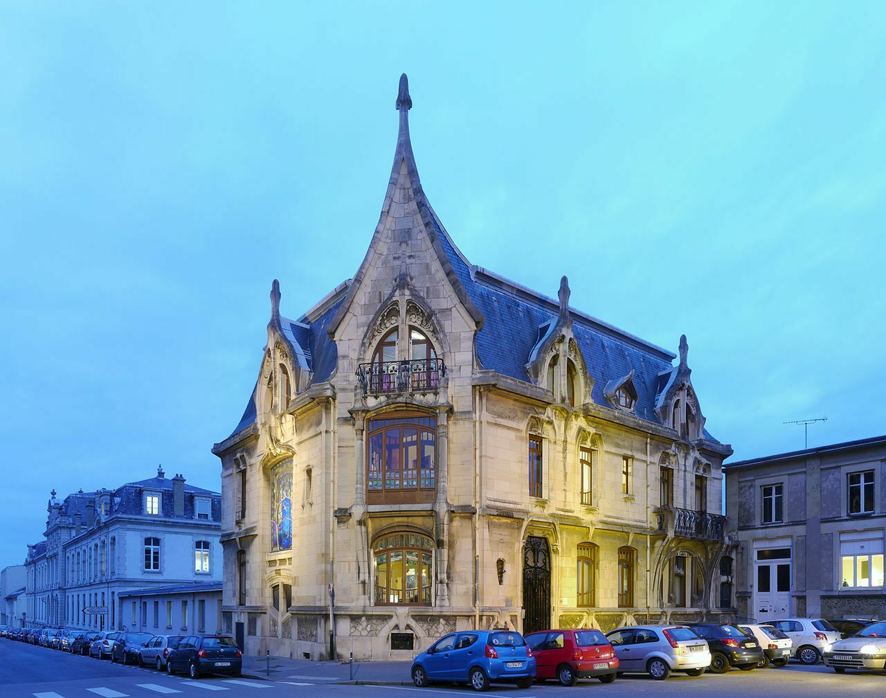 1280px-Villa_Bergeret_-_Nancy_-_P1300746-P1300751.jpg
