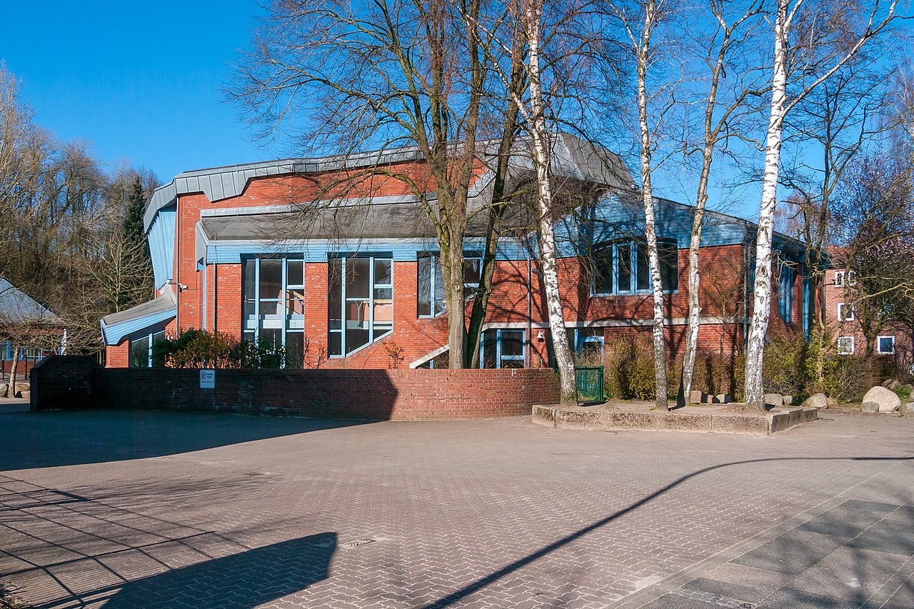 1280px-Waldorfschule,_Rendsburg_(P1100395).jpg