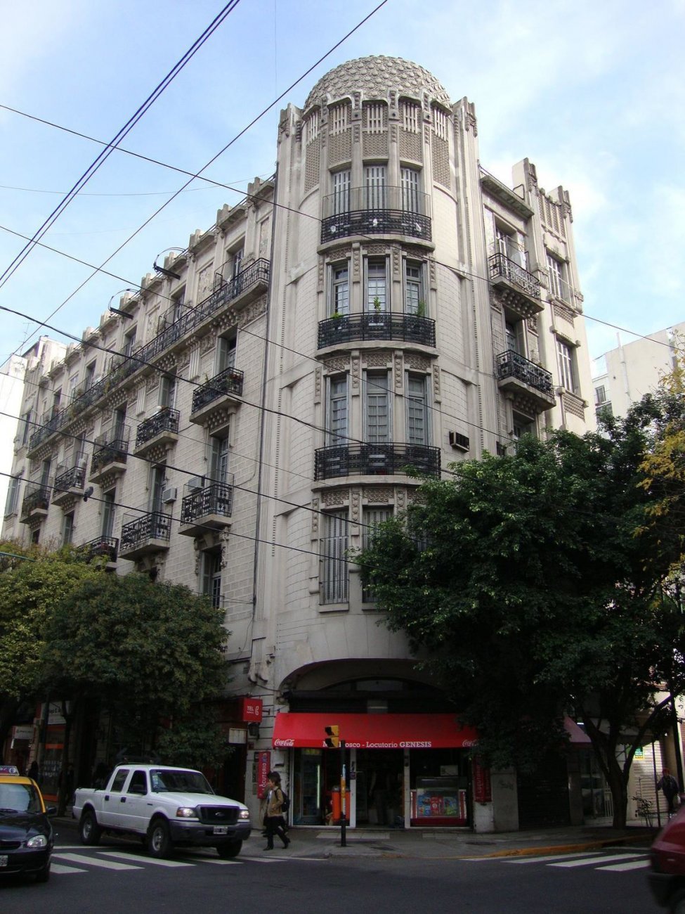 13гEdificio_Paso_y_Viamonte_(JGN).jpg