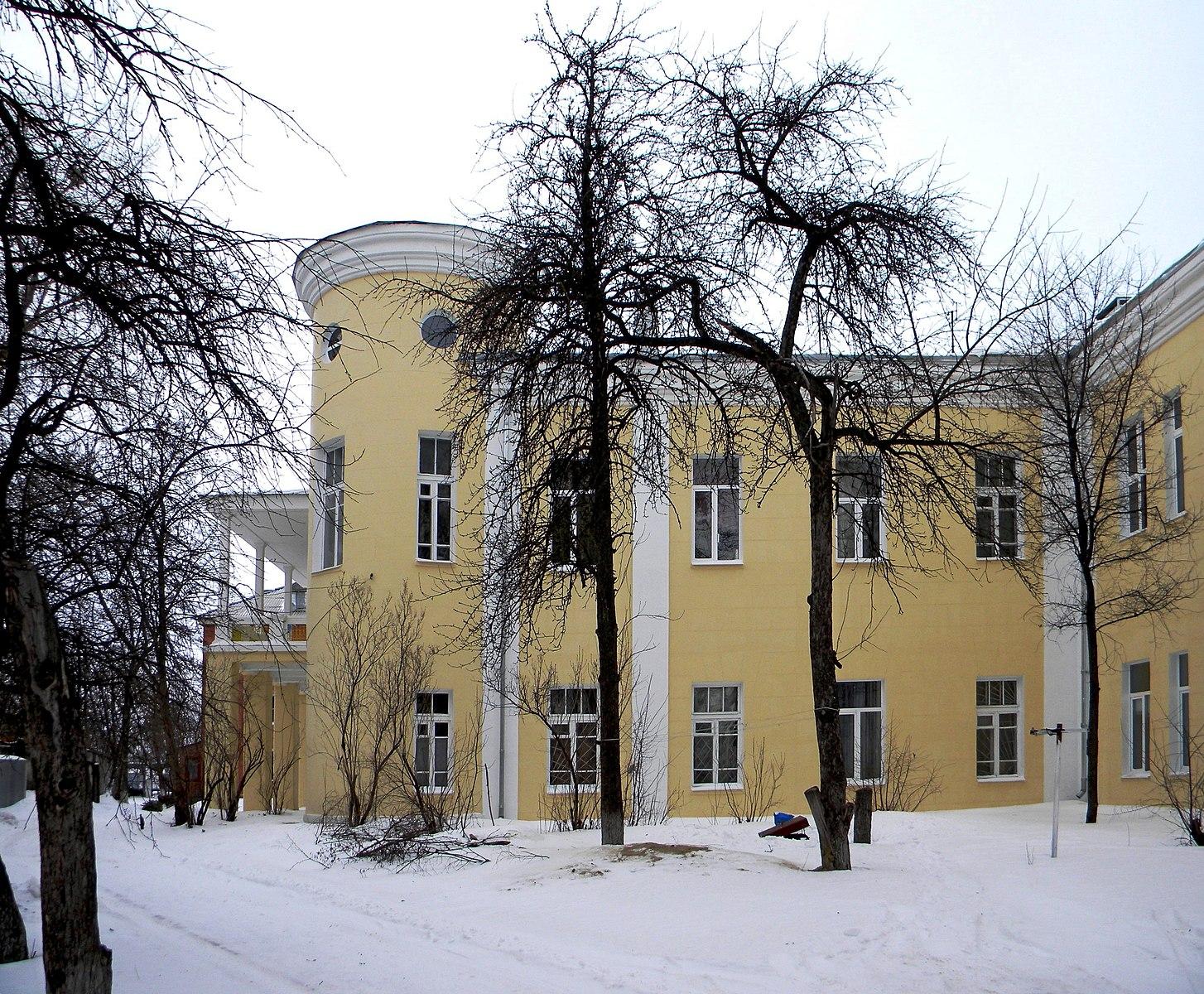 1454px-Дом_барона_Ребиндера_в_городе_Шебекино_1.jpg