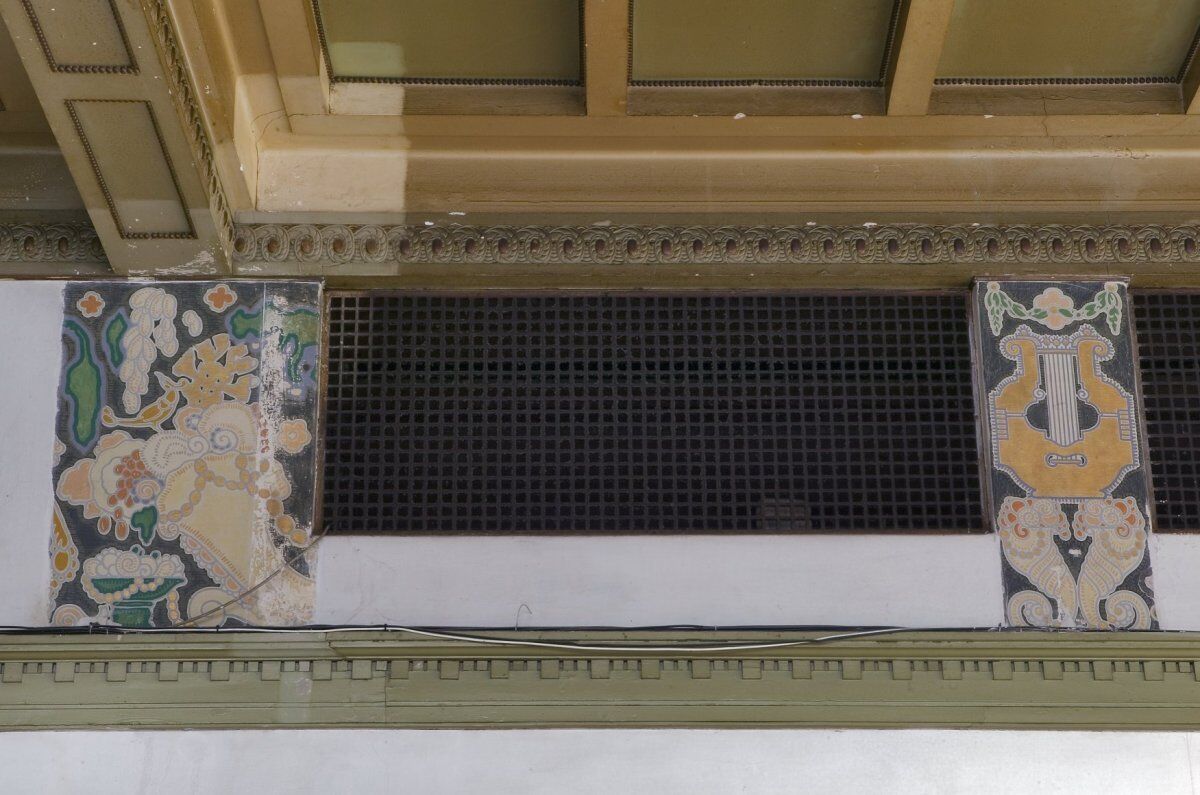 15 луксорInterieur,_schilderingen_in_foyer_-_Arnhem_-_20384095_-_RCE.jpg