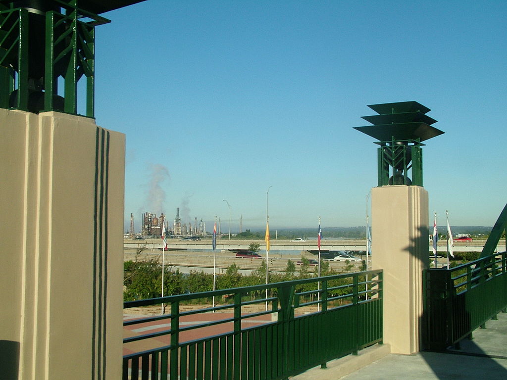 16 сша талса1024px-Route_66_pedestrian_overpass_looking_onto_Cyrus_Avery_Plaza.jpg