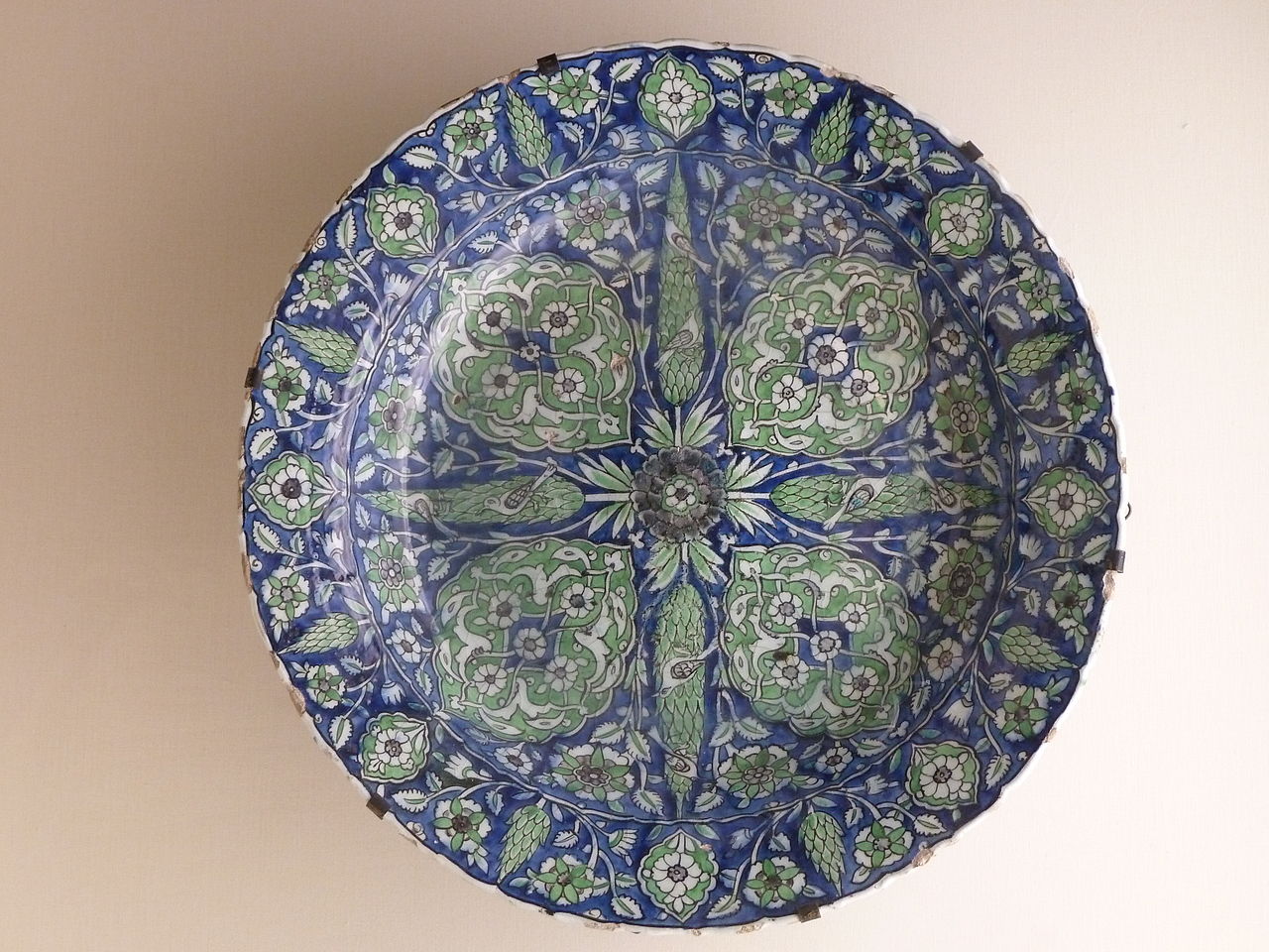16d1280px-Cypress_Tree_Decorated_Ottoman_Pottery_P1000592.JPG