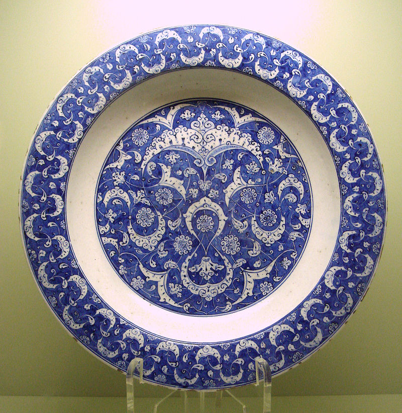 16d800px-Iznik_ware_1500_1510.jpg