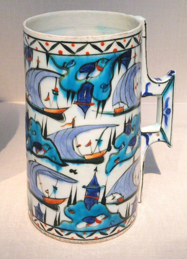 16dTankard,_Iznik,_Turkey,_c._1575-1585_AD,_DSC05425.JPG