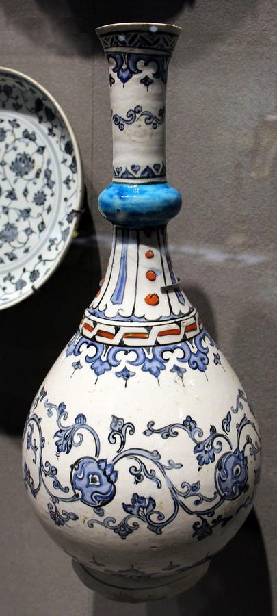 16Turchia,_iznik,_bottiglia,_1585-1600_ca..JPG