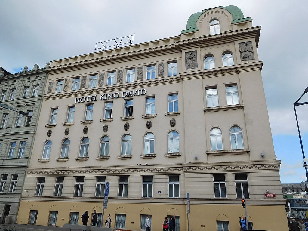 19 1024px-Praha_Nove_Mesto_Hybernska_42.jpg