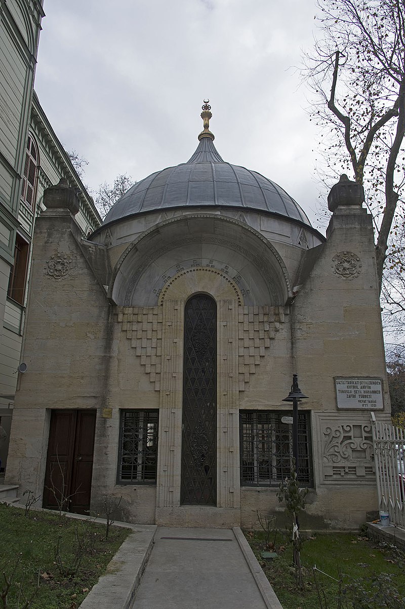 1906 800px-Istanbul_Sheikh_Zafir_complex_december_2015_5943.jpg
