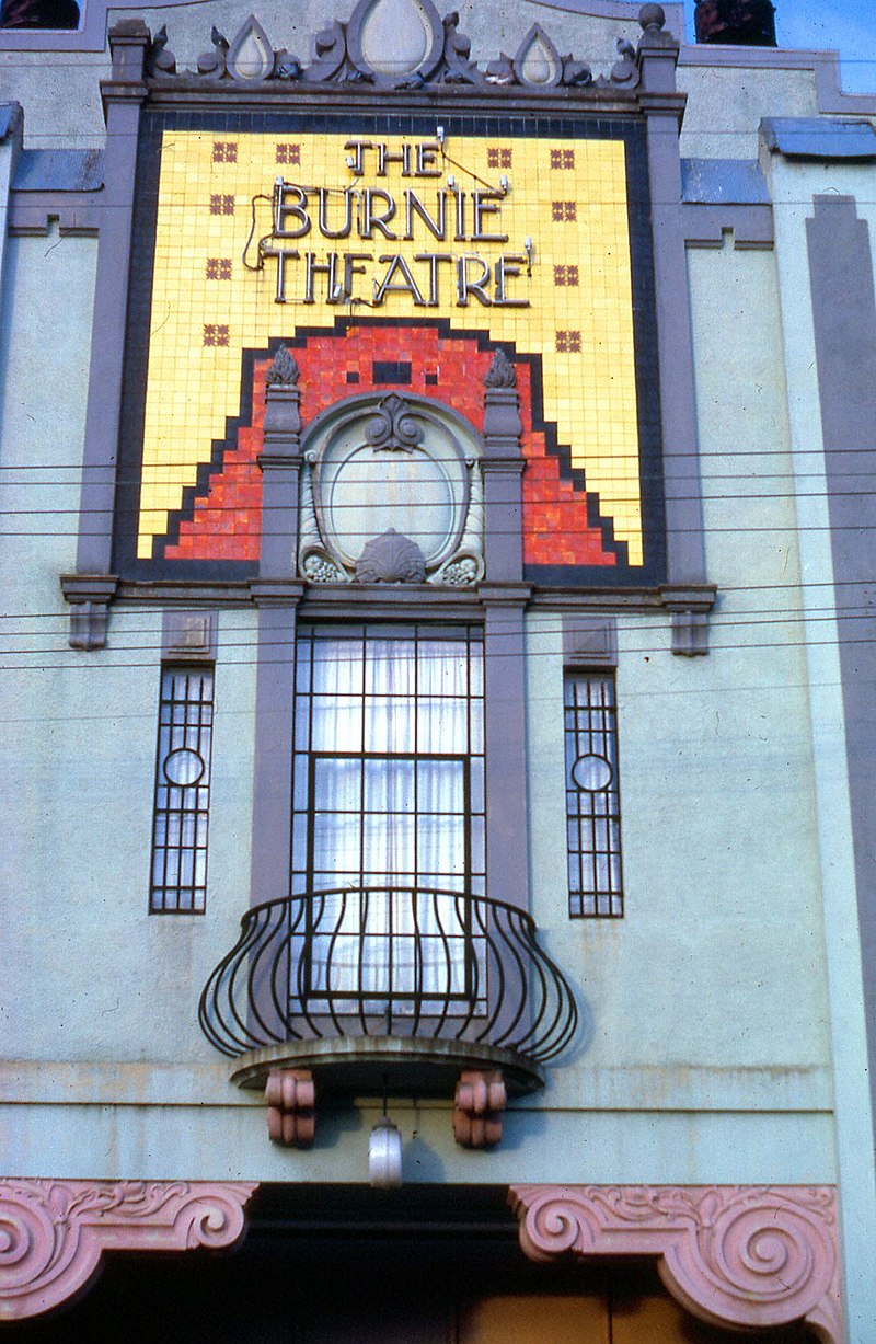 1931 Burnie_Theatre_facade_in_1966.jpg