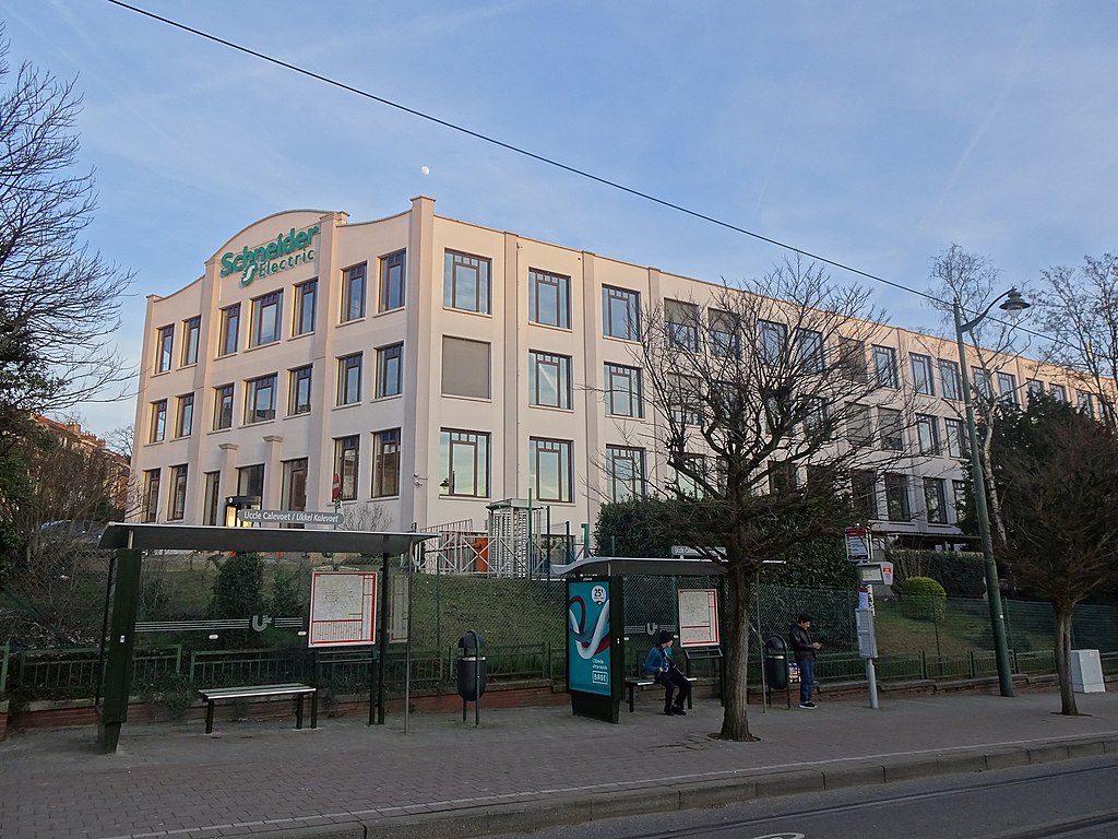 20 1024px-Usine_Schneider_Electric_(ex_Gardy)_-_Uccle-Calevoet.jpg