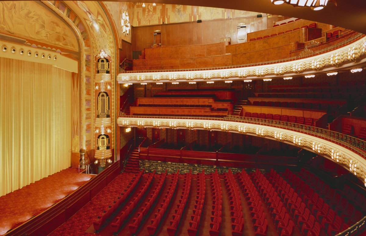 21 Interieur,_de_filmzaal_met_balkons_-_Amsterdam_-_20356832_-_RCE.jpg