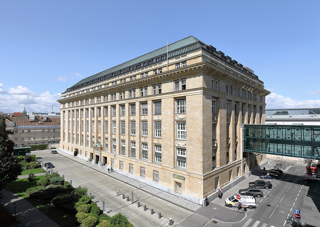 22 1024px-Alsergrund_(Wien)_-_Hauptgebäude_der_Österreichischen_Nationalbank.jpg