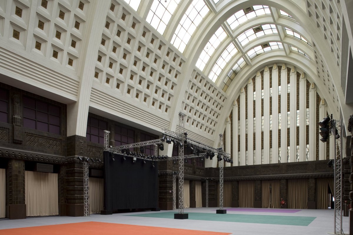 22Interieur_centrale_hal,_overzicht_-_Rotterdam_-_20429259_-_RCE.jpg