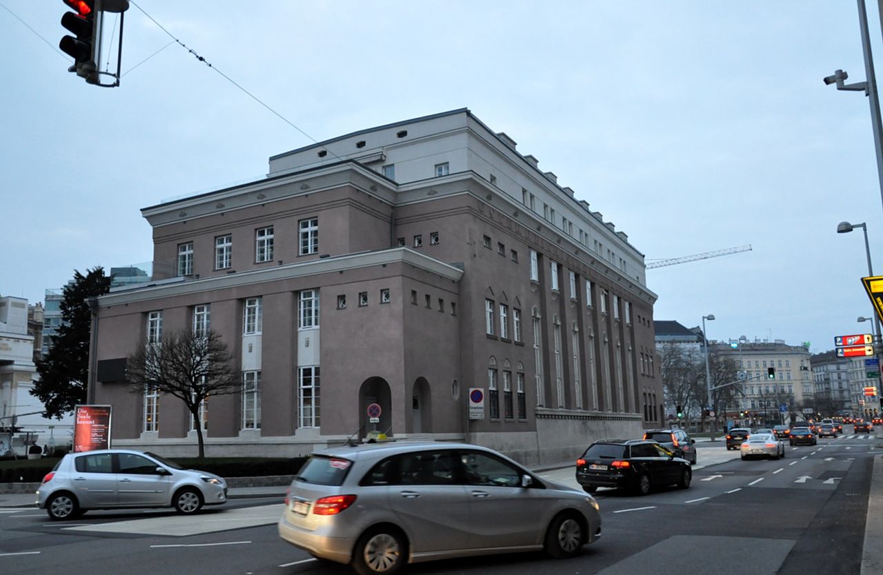 23 1280px-2013_Wien_0238_(8642834999).jpg