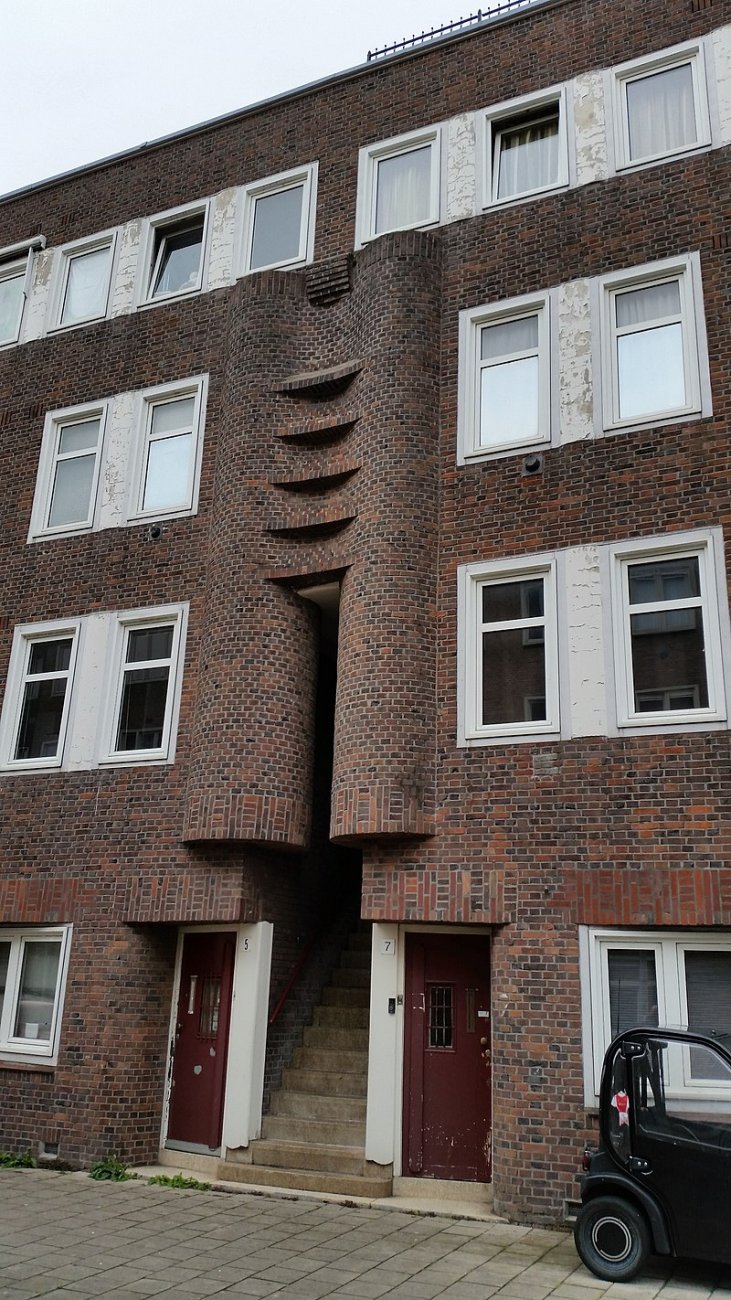 23 800px-Holendrechtstraat_1-7_(2).jpg