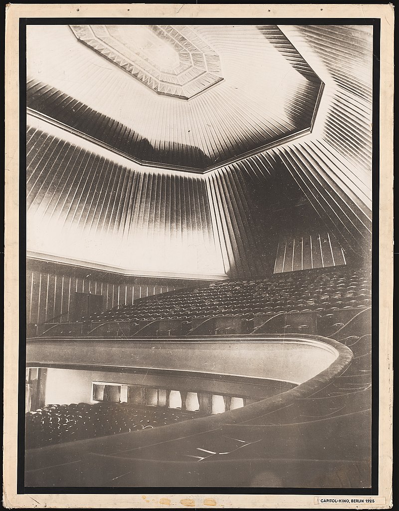 25 800px-Capitol.3188.jpg