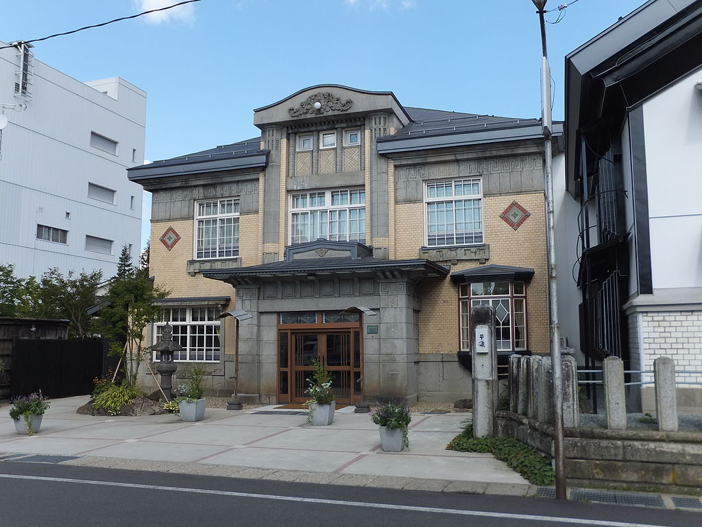 26яп1024px-Hotel_Hiragen.jpg