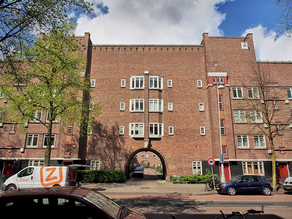 26 1024px-Olympiaweg_Theseusstraat,_Olifant,_Jan_Trapman_foto_2.jpg