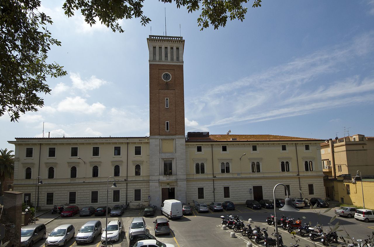 27 Casa_del_Fascio,_Grosseto,_Tuscany,_Italy_-_panoramio.jpg
