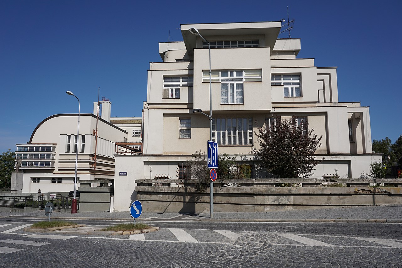 27Mladá_Boleslav_II-Nové_Město_-_střední_průmyslová_škola_čp._456_v_Havlíčkově_ulici_(3).jpg