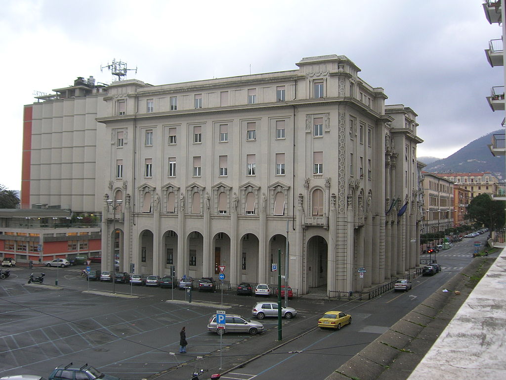 28 1024px-La_Spezia_-_Palazzo_della_Provincia_e_Piazza_Bayreuth.jpg