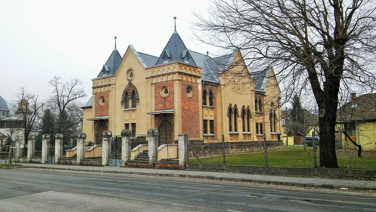 28 1280px-Régi_Fóti_úti_református_templom12.jpg