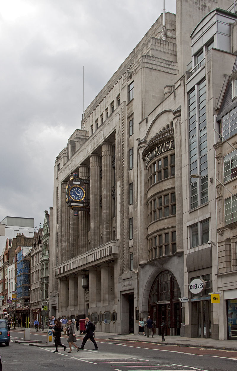 28 800px-Fleet_Street_4_(4866725784).jpg