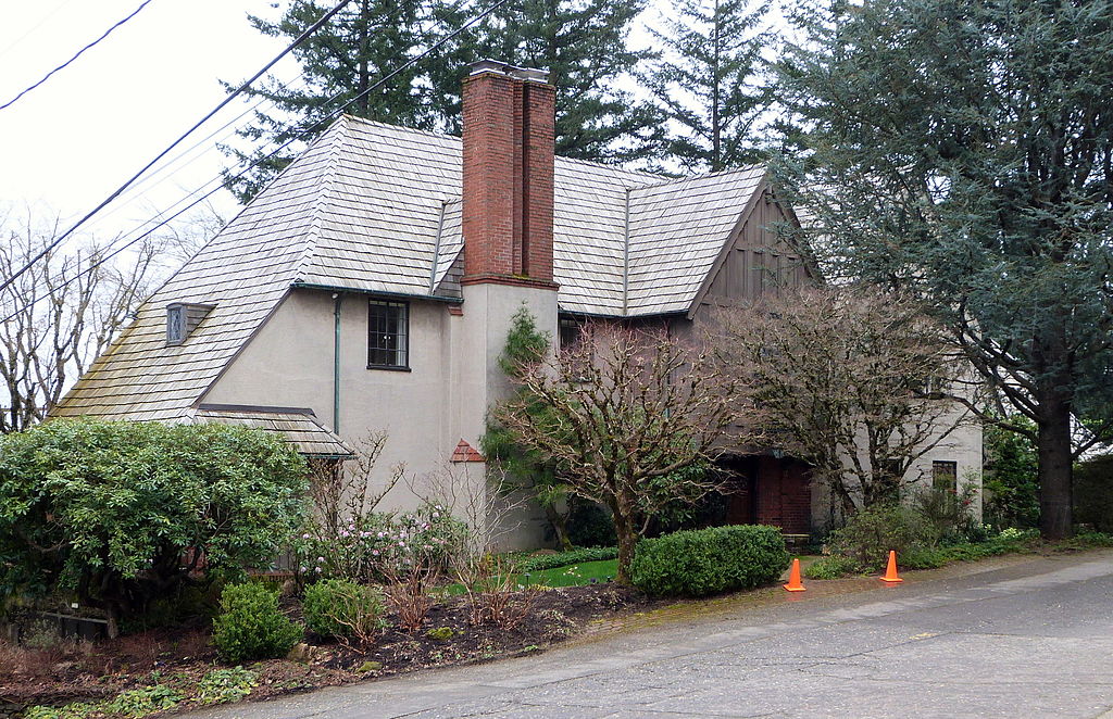 28 James_House_streetside_overview_-_Portland_Oregon.jpg
