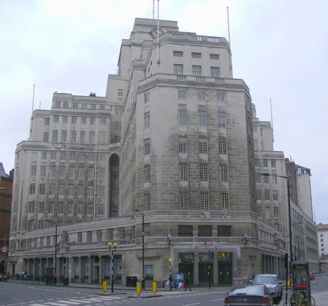 29 55_Broadway_-_geograph.org.uk_-_1142385.jpg