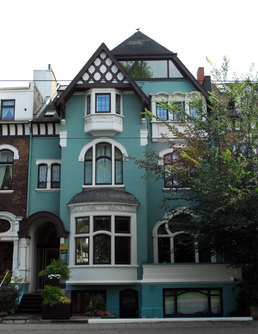 3 бременHaus_Schlotte_in_Bremen,_Hermann-Böse-Straße_25.jpg