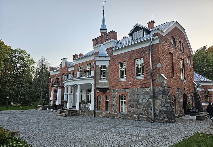 3-2010364084.jpg