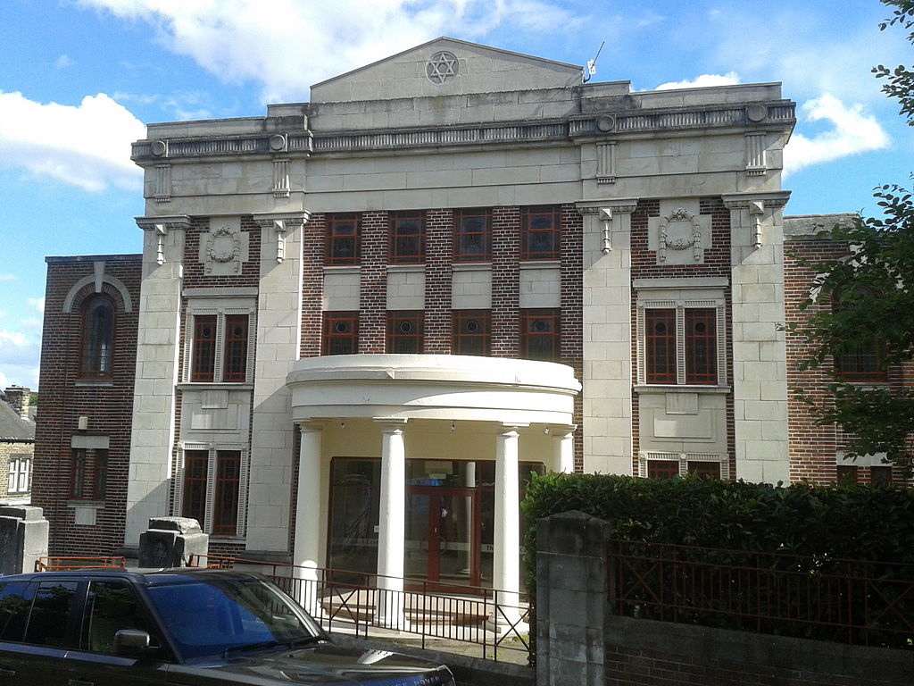 30 1024px-Wilson_Road_Synagogue.jpg