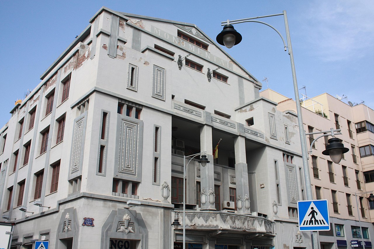 30 1280px-Teatro-Cine_Monumental,_Melilla.jpg