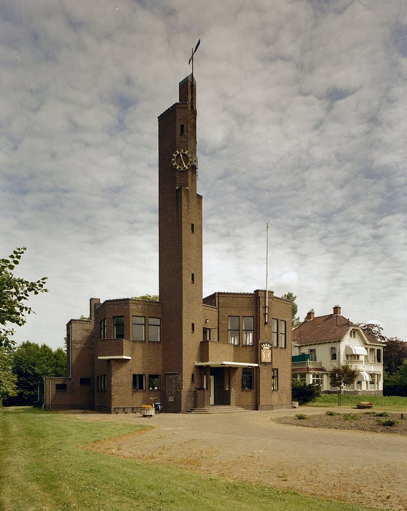 30 800px-Exterieur_VOORGEVEL_-_Usquert_-_20279833_-_RCE.jpg