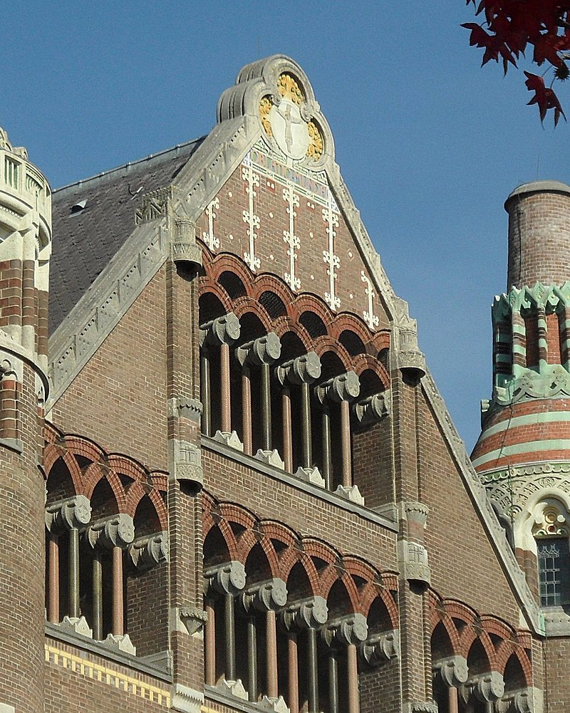 30 800px-Haarlem_Bavokathedrale_S_Giebel_Detail_9214_201810.jpg