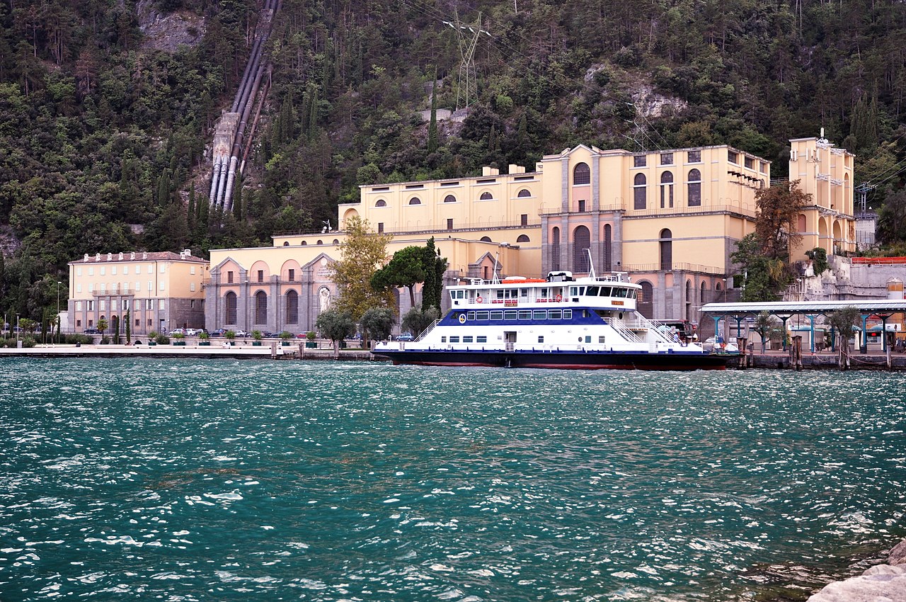 31 1280px-Centrale_Idroelettrica_del_Ponale.jpg