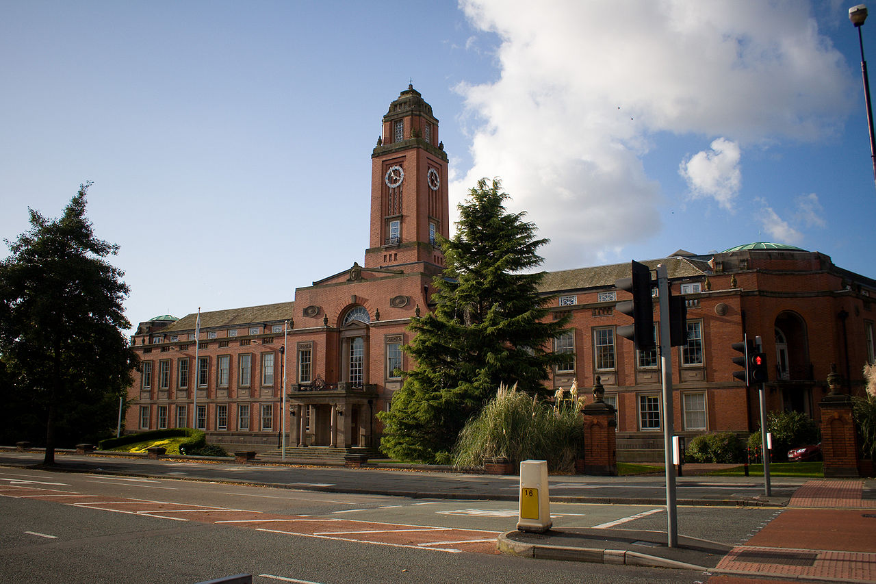 31 1280px-Trafford-town-hall3.jpg