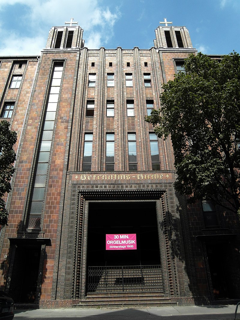 31Bekenntniskirche_Berlin_Front_2.jpg