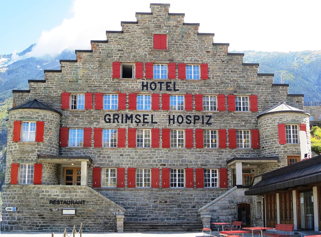 32 1024px-Grimsel_Hospiz_Hotel.jpg