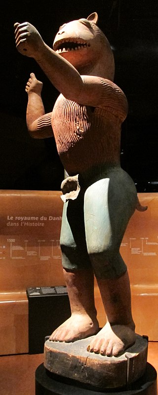 320px-Benin,_statua_reale_metà_uomo_e_metà_leone_di_re_glèlè,_da_abomey,_1858-89_ca._01.jpg