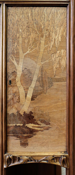 320px-Louis_majorelle,_mobile_con_scaffali_e_vetrina_'bouleaux',_1902-03_ca._02.jpg