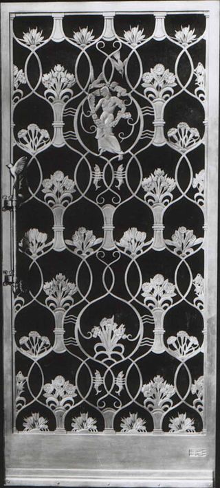 320px-SS_Queen_Mary._Long_Beach_California._Private_Dining_Room_Door._1934.jpg