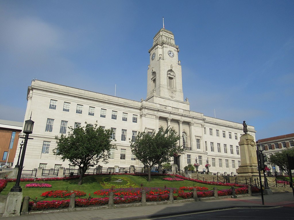 33 1024px-Barnsley_(36549808062).jpg
