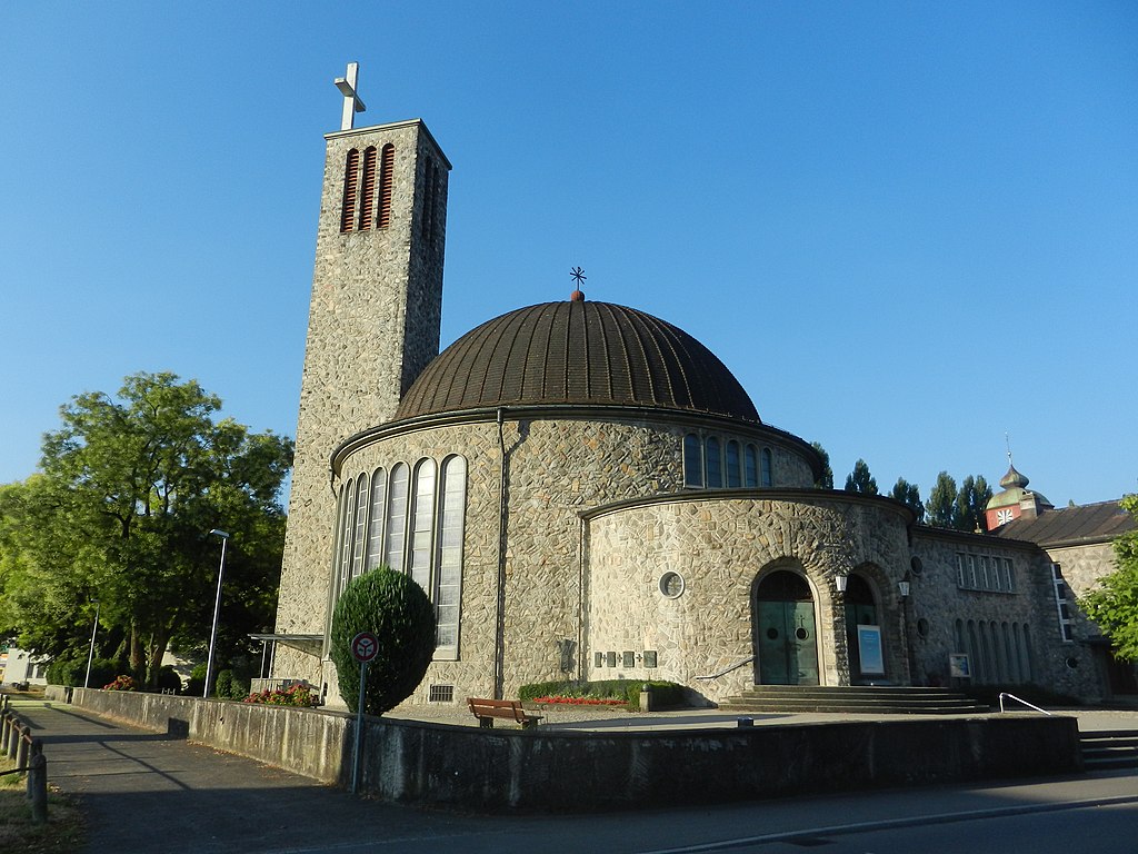 33 1024px-Rheineck_SG_Kath_Kirche_St_Theresia_aussen_(1).jpg