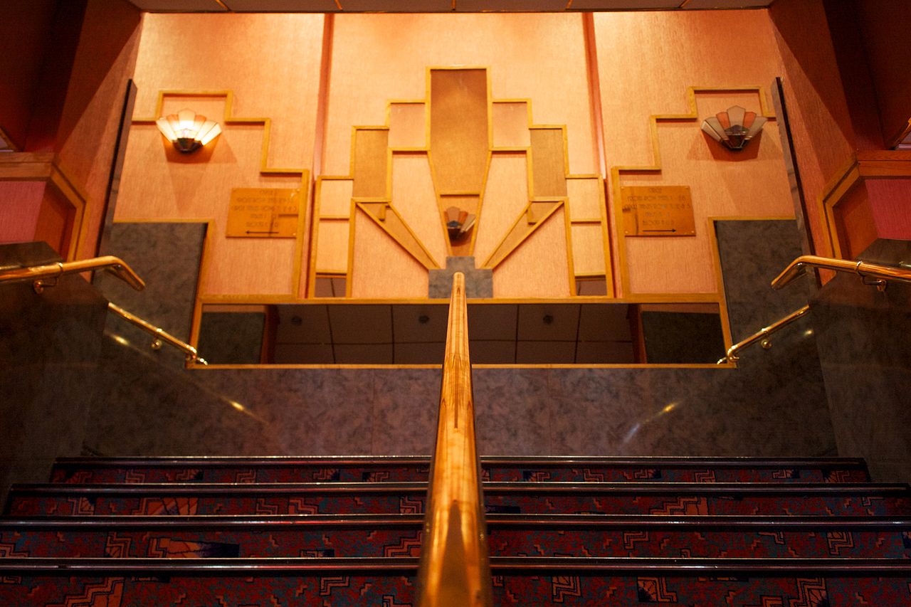 33 1280px-Troxy_Entrance_Hall_2.jpg