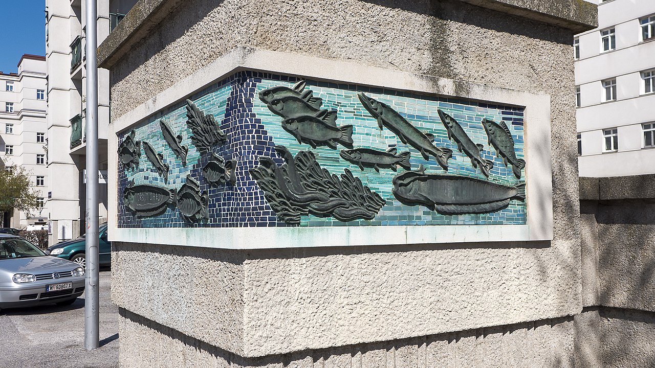 33 1280px-Wien_20_Friedrich-Engels-Platz_g.jpg