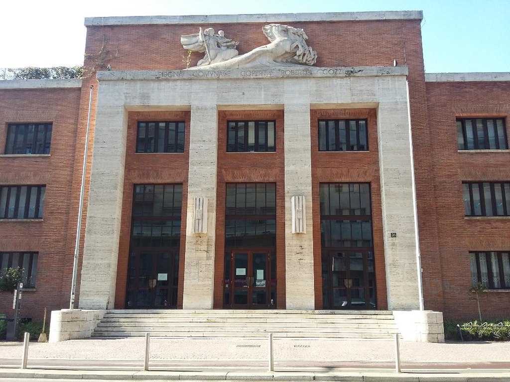 34 1024px-PISCINA_COZZI.jpg