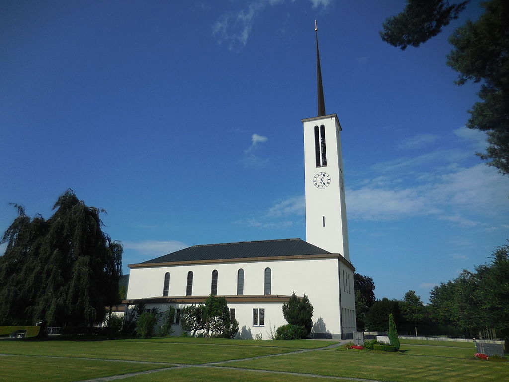 34 1024px-Reformierte_Kirche_Oftringen_03.jpg