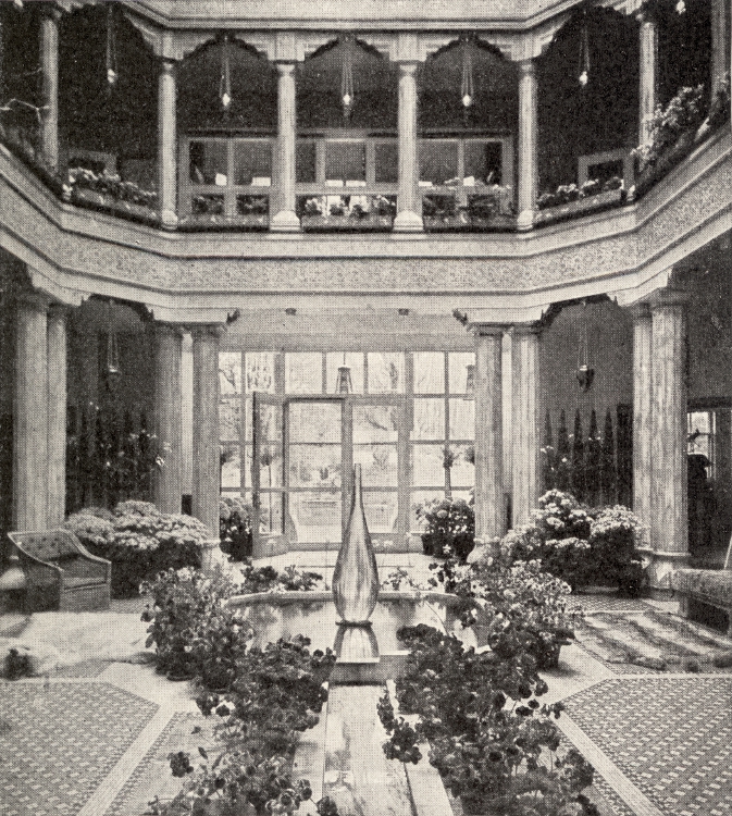 34._Reception_Hall_Fountain_court_1908_.jpg