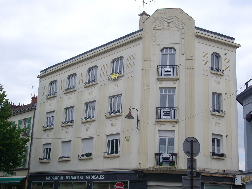 34Châlons_-_25_place_Godart_(1).JPG
